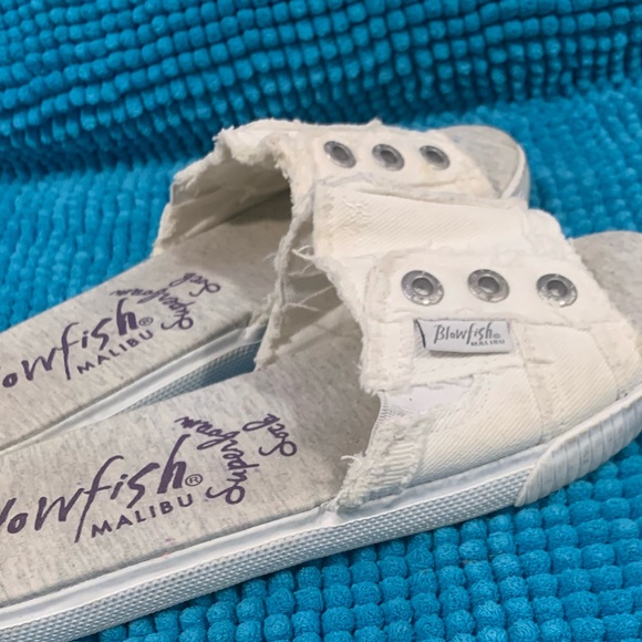 Blowfish distressed slides ❤️ - Picture 7 of 8